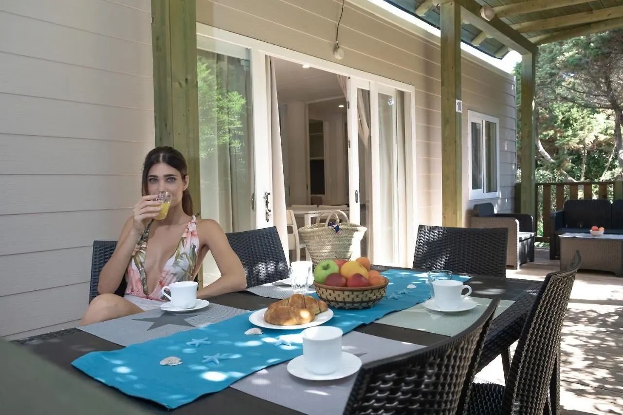 **** Кемпинг Villaggio Camping Torre Del Porticciolo Порто-Конте Италия