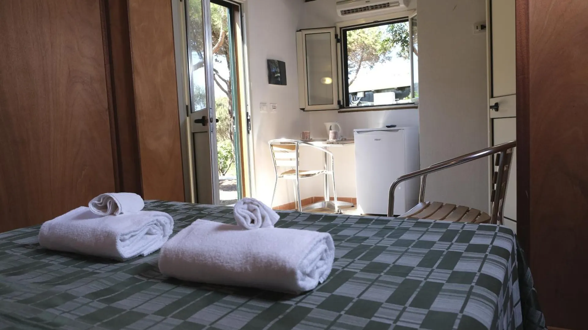 Villaggio Camping Torre Del Porticciolo Порто-Конте Италия