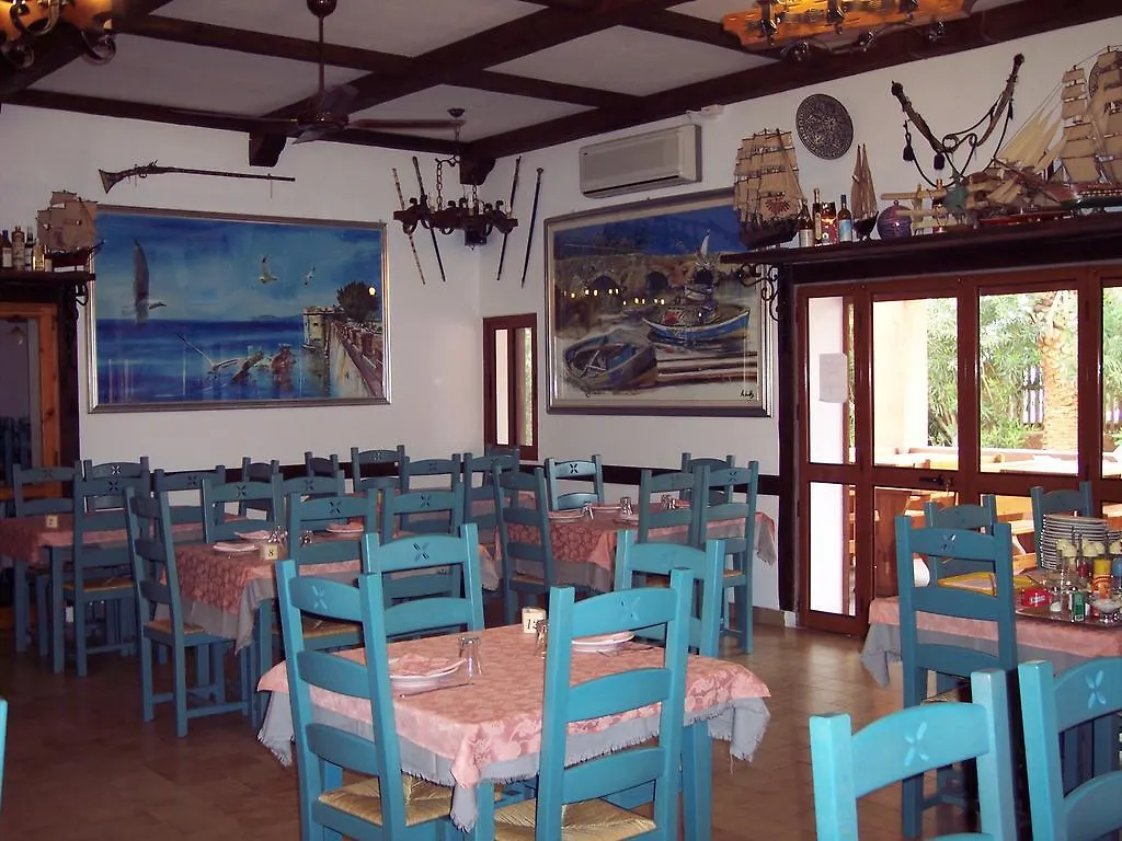 Villaggio Camping Torre Del Porticciolo Порто-Конте Кемпинг