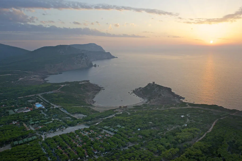 Villaggio Camping Torre Del Porticciolo Порто-Конте