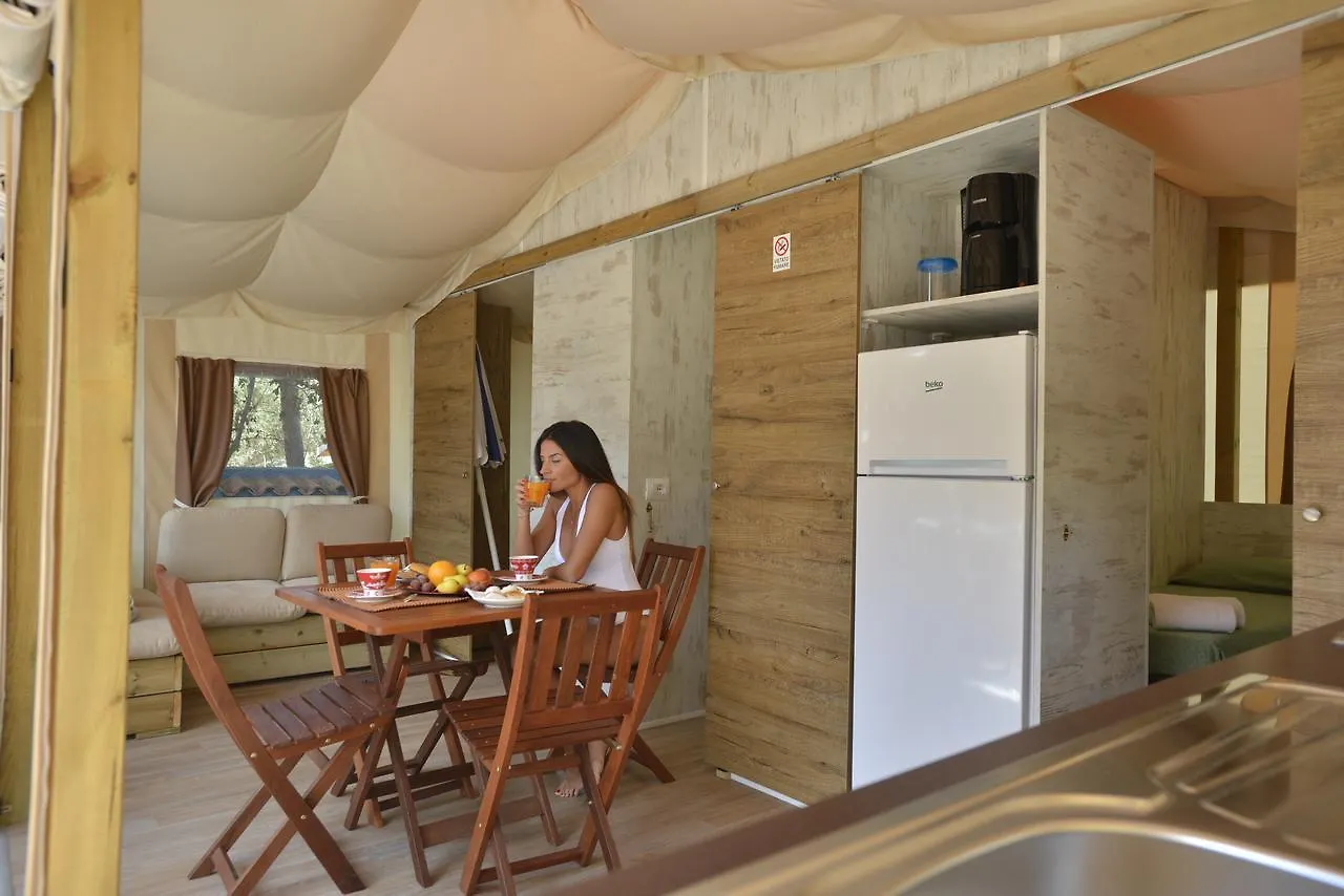 **** Кемпинг Villaggio Camping Torre Del Porticciolo Порто-Конте Италия
